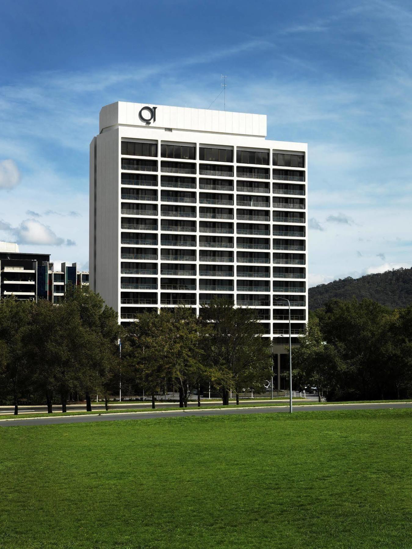 Qt Canberra Esterno foto